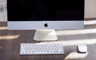 Jak stworzyć funkcjonalną przestrzeń do pracy zdalnej w małym mieszkaniu?